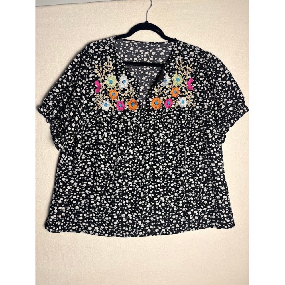 SHEIN Curve Blouse Women 4XL Black Floral Embroidered Split Neck Boho Top